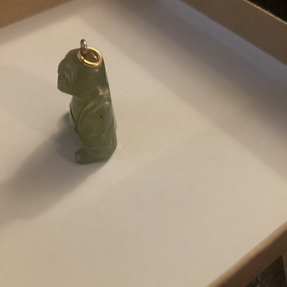 Vintage jade carved Buddha pendant - Picture 4 of 7